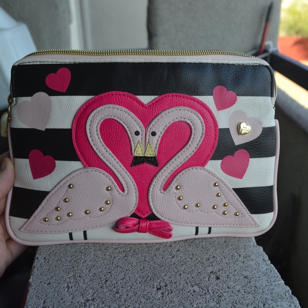 Betsy Johnson flamingo wristlet wallet